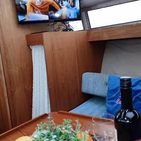 Bådhotel Na Jachcie Princess Laura W Swinoujsciu Gratis Dwa Rowery Rejs Po Morzu Jako Opcja *