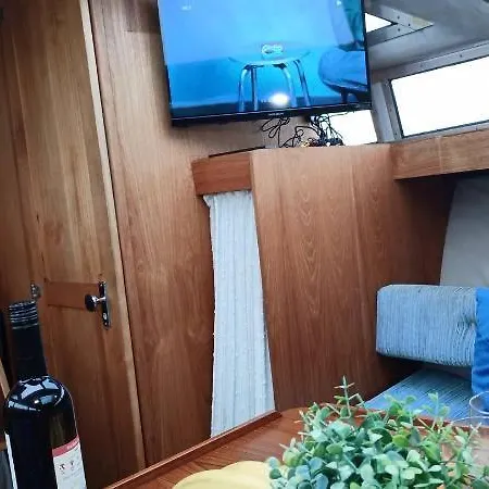 Bådhotel Na Jachcie Princess Laura W Swinoujsciu Gratis Dwa Rowery Rejs Po Morzu Jako Opcja Świnoujście (Swinemünde)